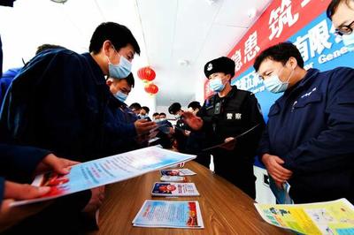 普法服務進工地，庫甫邊境派出所為企業(yè)務工人員撐起“法治防護傘”